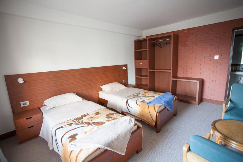 Maya Guest House Thimi Exterior photo